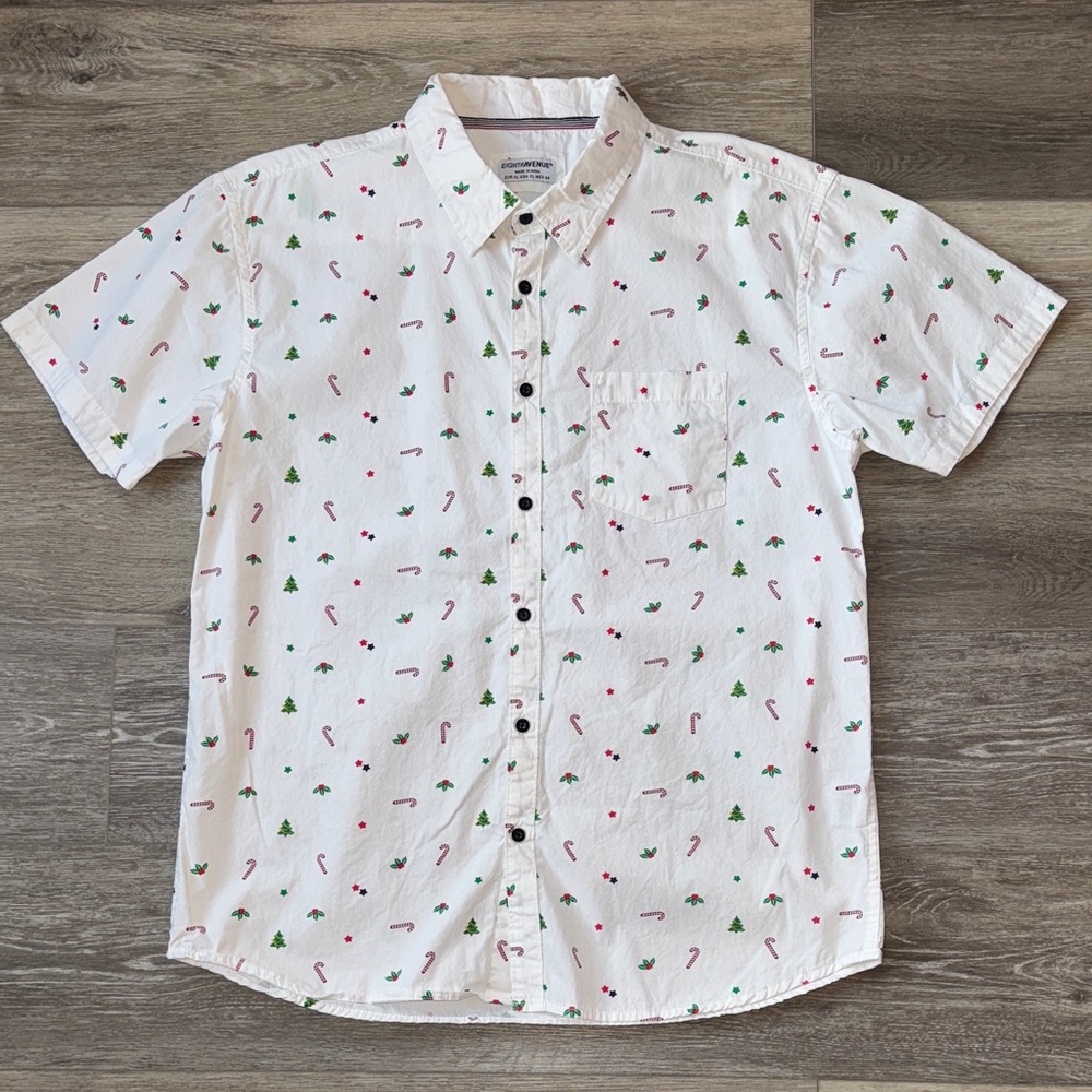 Festive White Holiday Print Men's Button Down Shirt NWOT